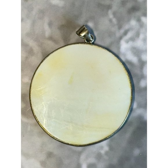 Reversible Abalone/Mop Shell Large Round Women's Pendant 1 1/2" - Picture 11 of 12